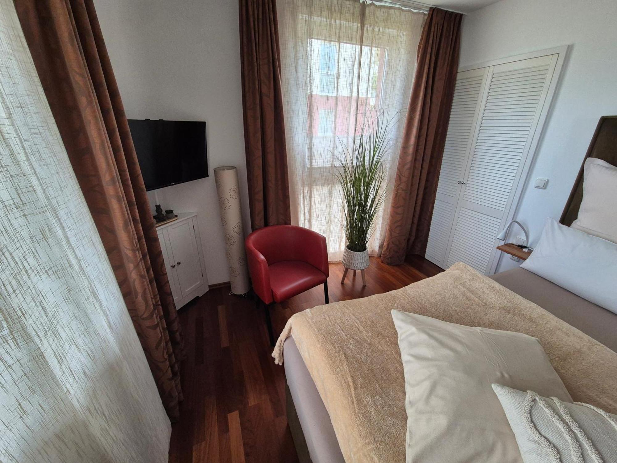 Apartamento "Myharbourfront", Luxurioeses Wohnen An Der Hafenmole Rostock Exterior foto