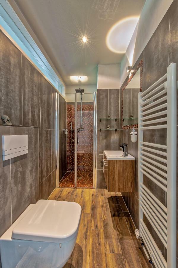 Apartamento "Myharbourfront", Luxurioeses Wohnen An Der Hafenmole Rostock Exterior foto