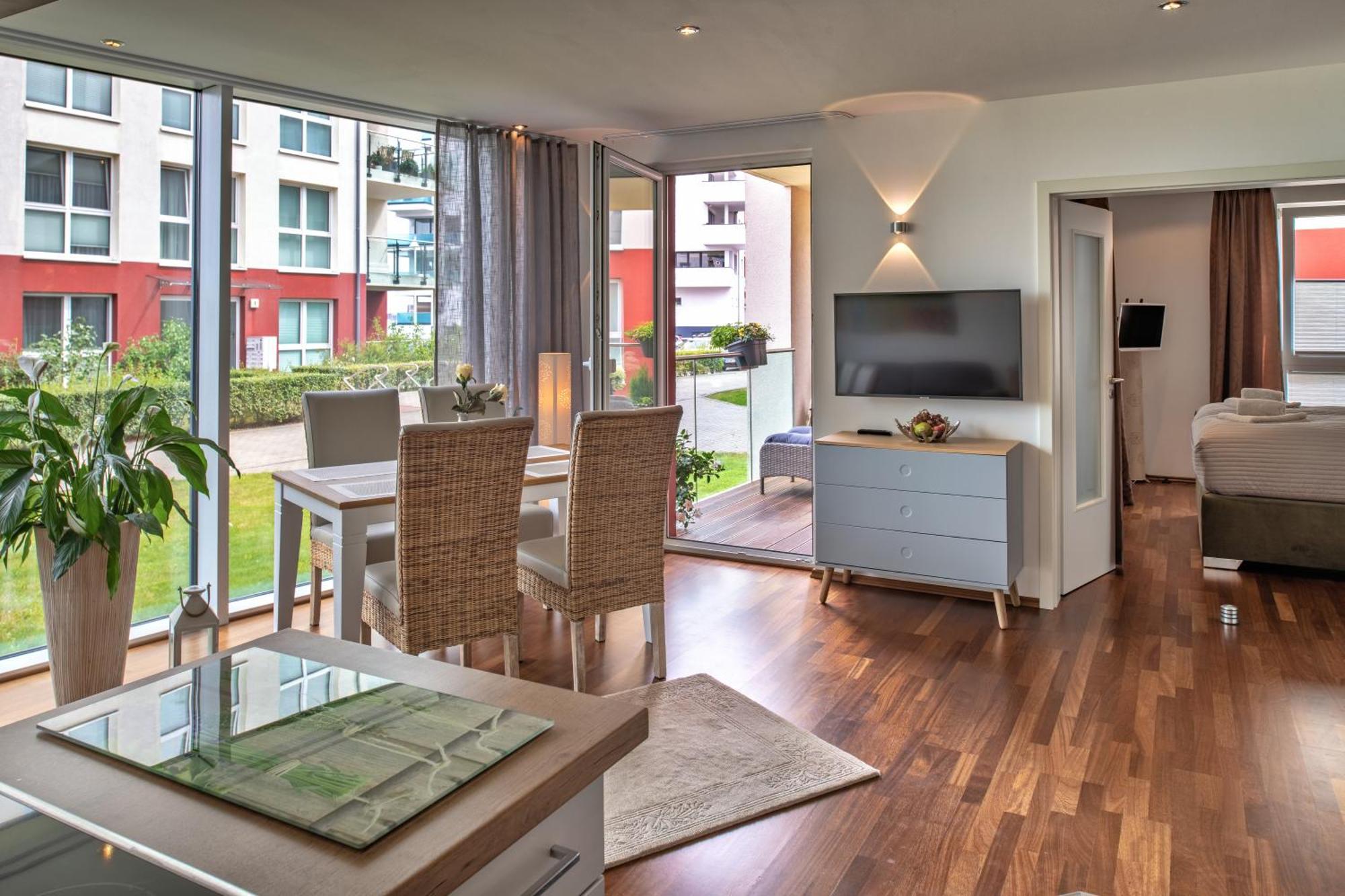 Apartamento "Myharbourfront", Luxurioeses Wohnen An Der Hafenmole Rostock Exterior foto