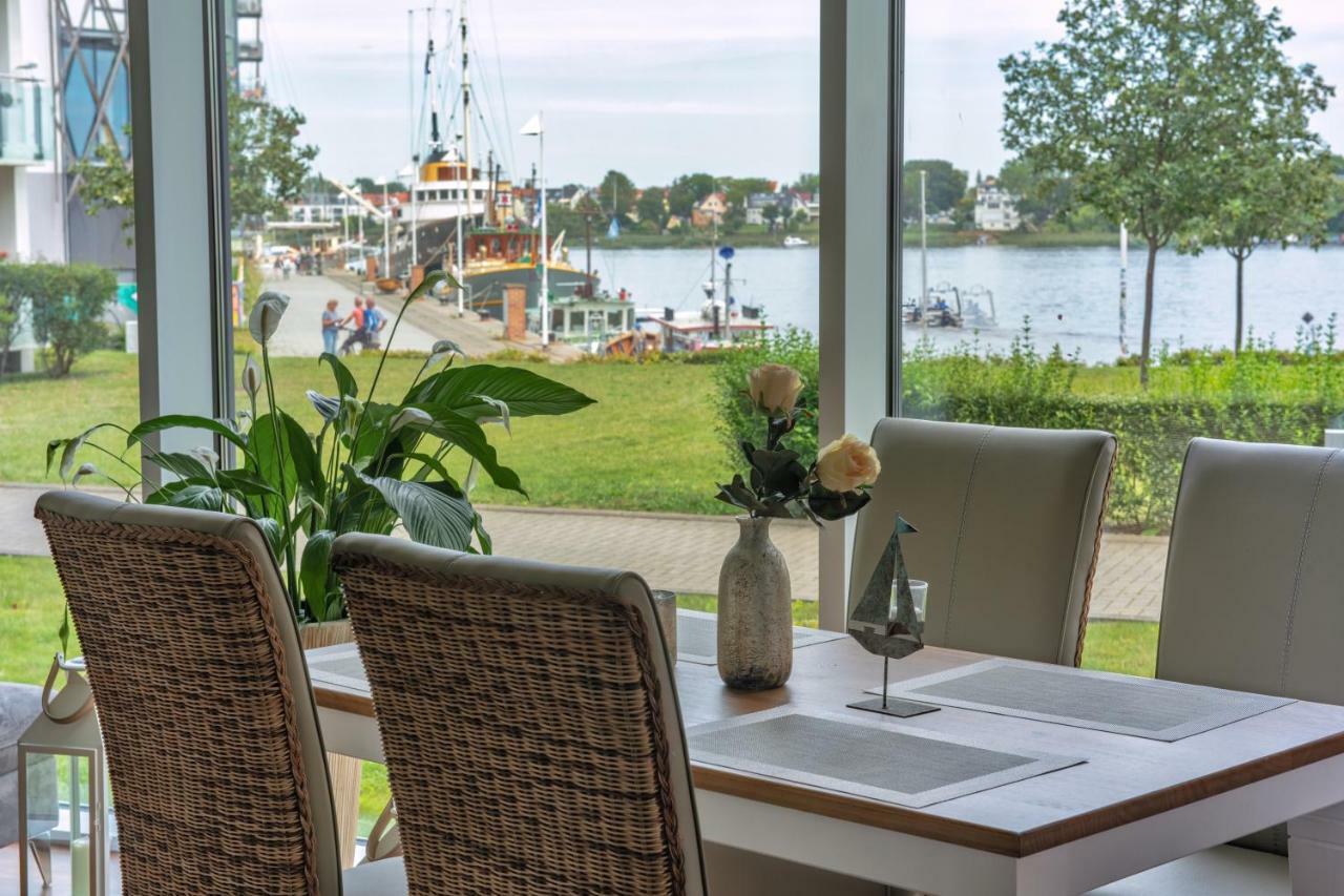 Apartamento "Myharbourfront", Luxurioeses Wohnen An Der Hafenmole Rostock Exterior foto