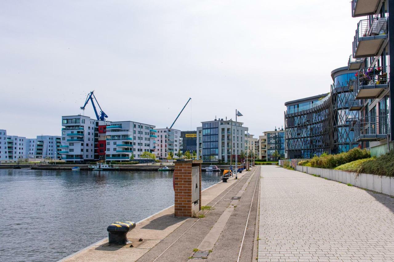 Apartamento "Myharbourfront", Luxurioeses Wohnen An Der Hafenmole Rostock Exterior foto