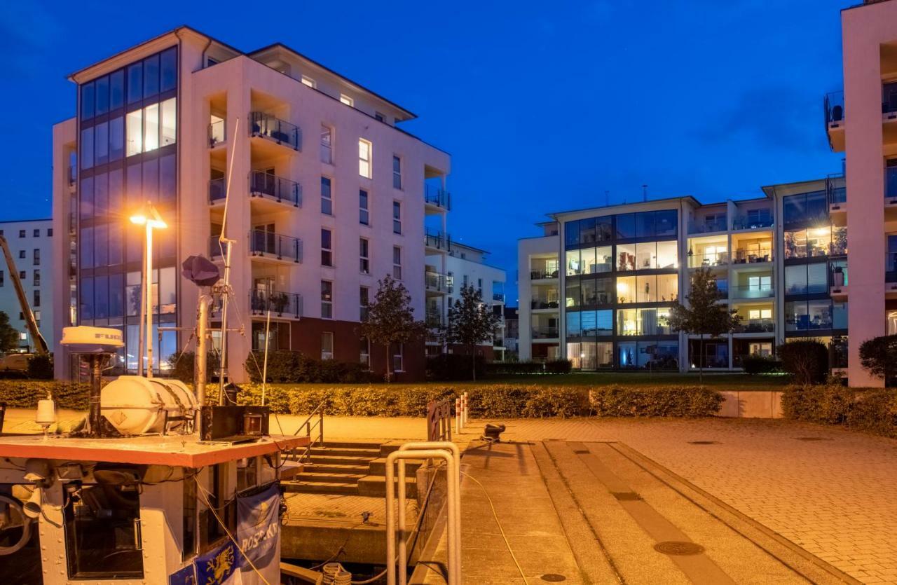 Apartamento "Myharbourfront", Luxurioeses Wohnen An Der Hafenmole Rostock Exterior foto