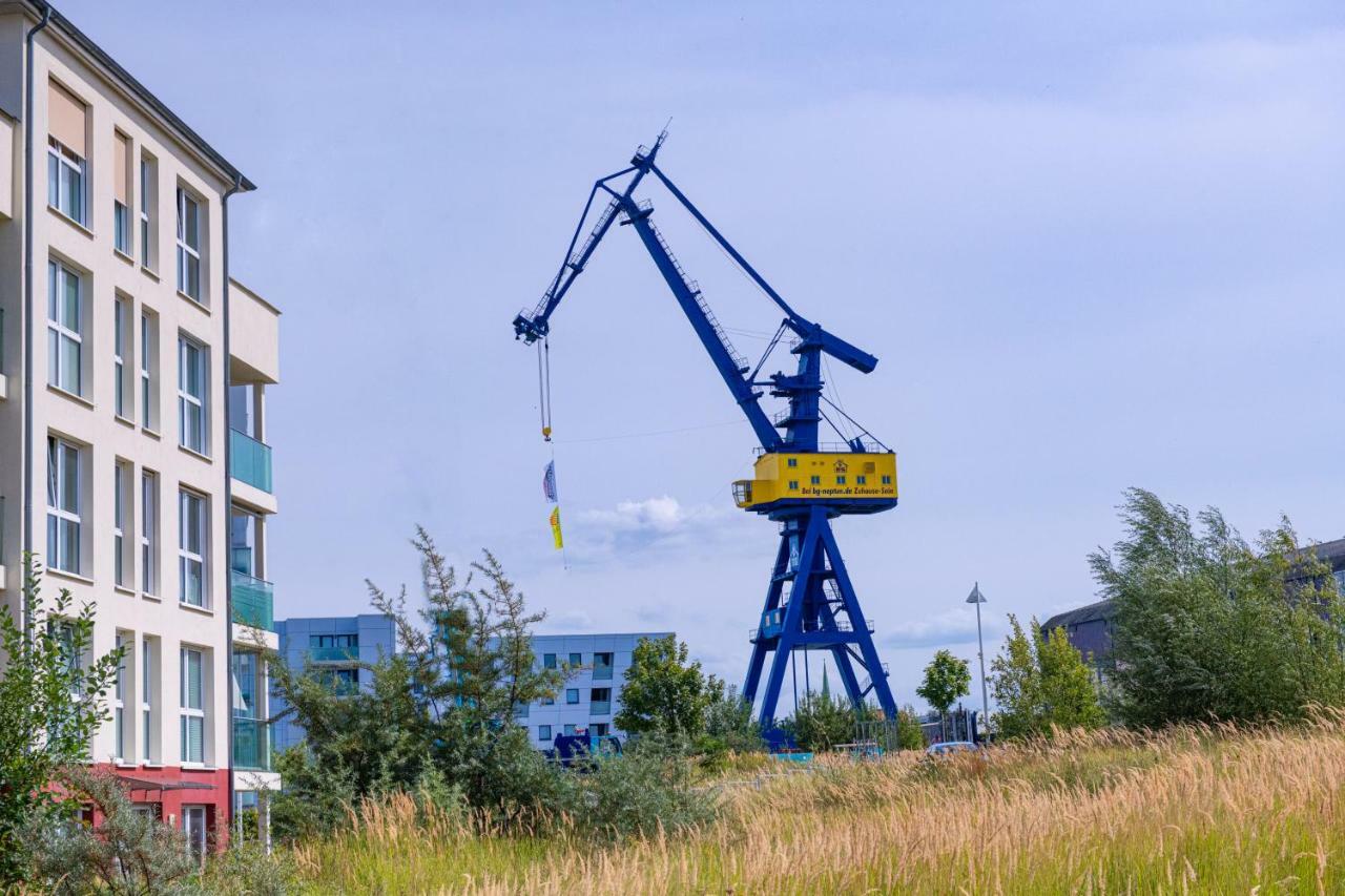 Apartamento "Myharbourfront", Luxurioeses Wohnen An Der Hafenmole Rostock Exterior foto